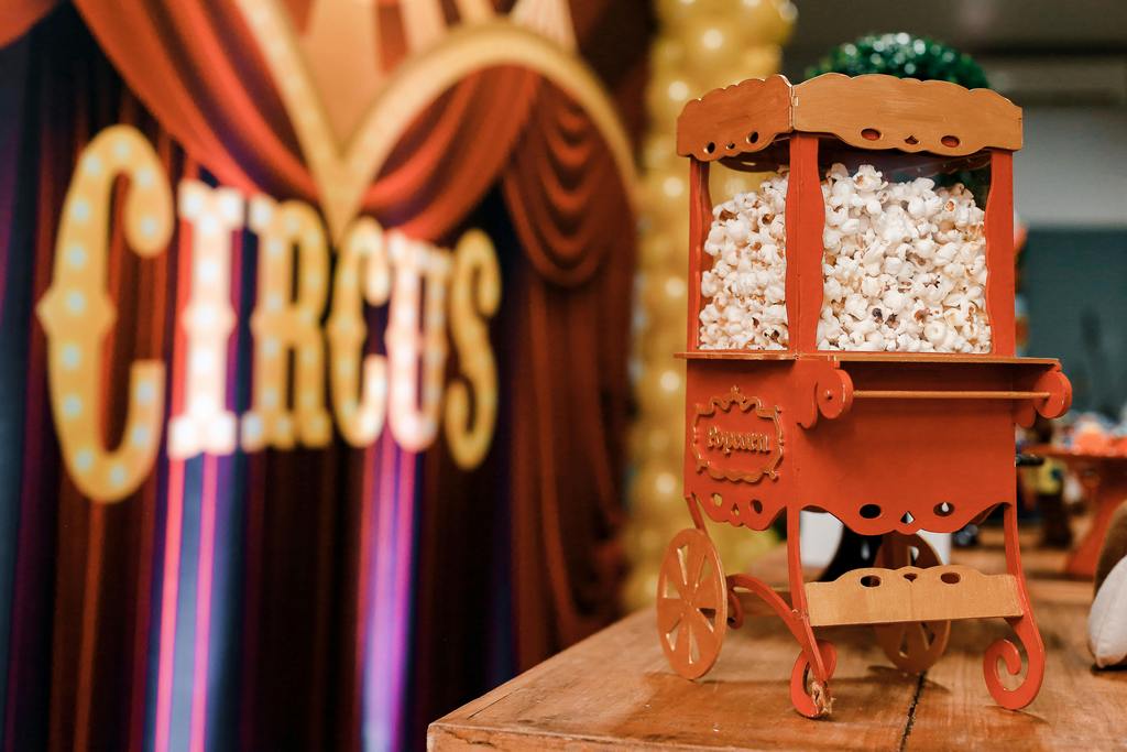 circo_popcorn Immagine circo e contenitore popcorn